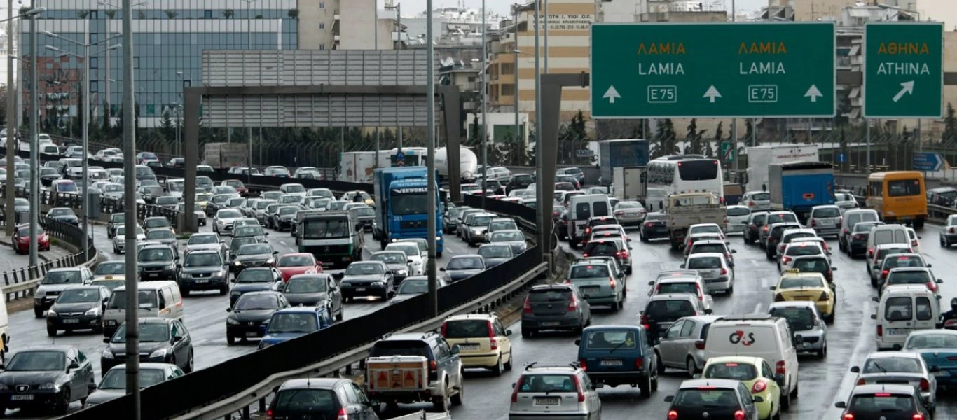 Μποτιλιάρισμα στην Εθνική οδό Αθηνών - Λαμίας - Ανατροπή οχήματος η αιτία